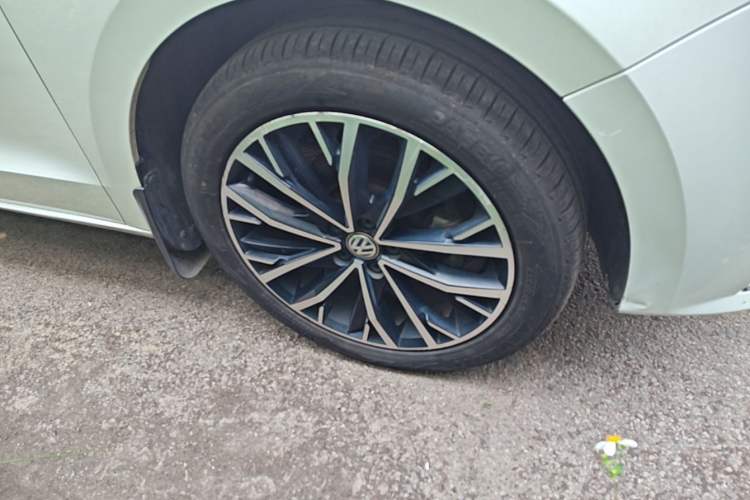 Used Volkswagen Bora 2019 Bora Legend 1.5L Automatic Leading Model China VI Standard Right Front Wheel Hub