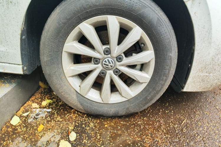 Used Volkswagen Bora 2019 Revised Version 1.5L Automatic Fashionable Style China VI Right Front Wheel Hub