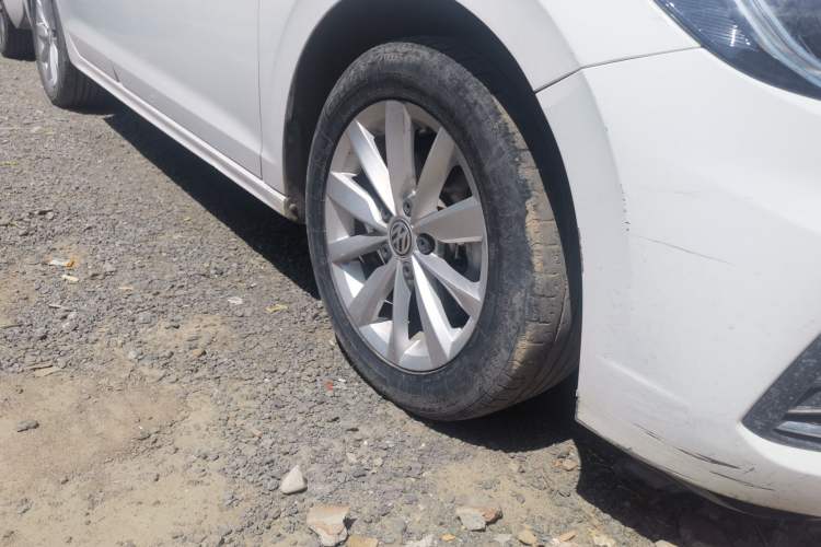 Used Volkswagen Bora 2019 1.5L Automatic Elite Version Right Front Wheel Hub