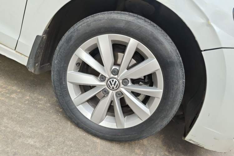 Used Volkswagen Bora 2019 1.5L Automatic Elite Version Right Front Wheel Hub