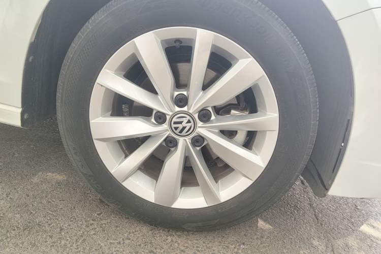 Used Volkswagen Bora 2019 Revised Version 1.5L Automatic Elite Edition China VI Standard Right Front Wheel Hub