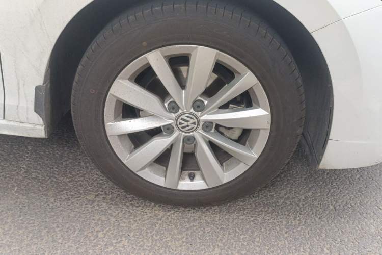 Used Volkswagen Bora 2019 1.5L Automatic Elite Version Right Front Wheel Hub