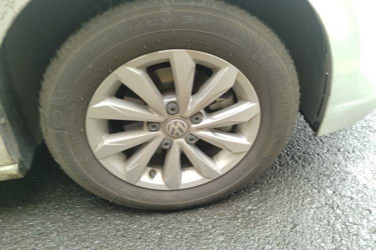 Used Volkswagen Bora 2019 1.5L Automatic Fashion Model Right Front Wheel Hub