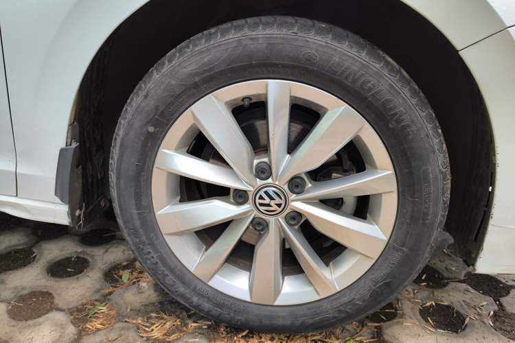 Used Volkswagen Bora 2019 Revised Version 1.5L Automatic Elite Edition China VI Standard Right Front Wheel Hub