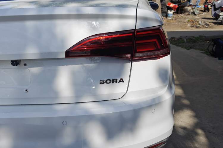 Used Volkswagen Bora 2019 1.5L Manual Fashion Edition Right Rear Taillight