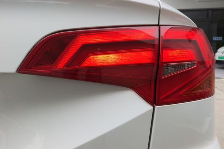 Used Volkswagen Bora 2019 Facelift Bora·Legend 1.5L Automatic Fashion Edition China VI Standard Right Rear Taillight