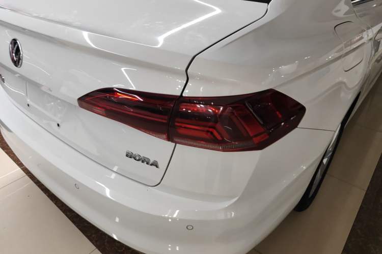Used Volkswagen Bora 2019 Revised Version 1.5L Automatic Elite Edition China VI Standard Right Rear Taillight
