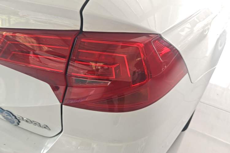 Used Volkswagen Bora 2019 Facelift Bora·Legend 1.5L Manual Fashion Edition China VI Standard Right Rear Taillight