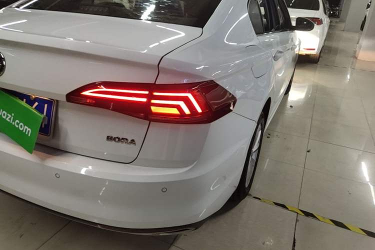 Used Volkswagen Bora 2019 Revised Version 1.5L Automatic Comfort Edition China VI Standard Right Rear Taillight