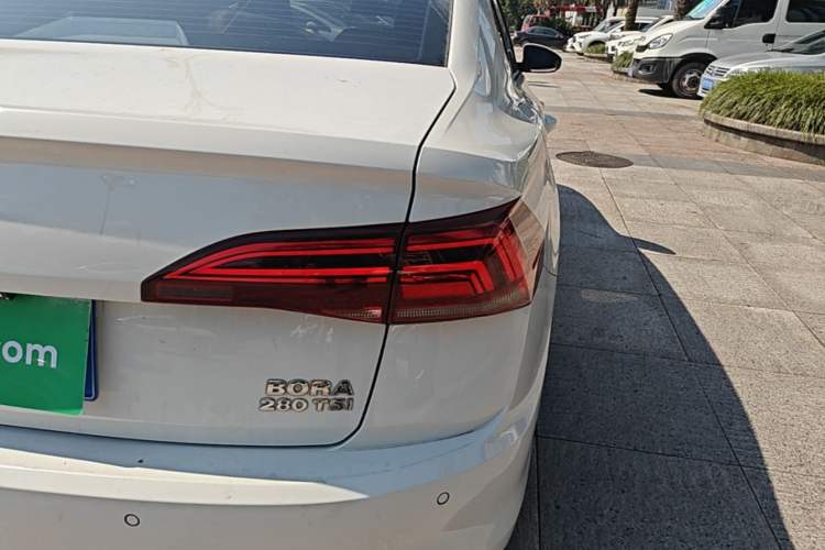 Used Volkswagen Bora 2019 280TSI DSG Elite Model Right Rear Taillight