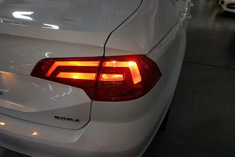 Used Volkswagen Bora 2019 Facelift Bora·Legend 1.5L Automatic Fashion Edition China VI Standard Right Rear Taillight