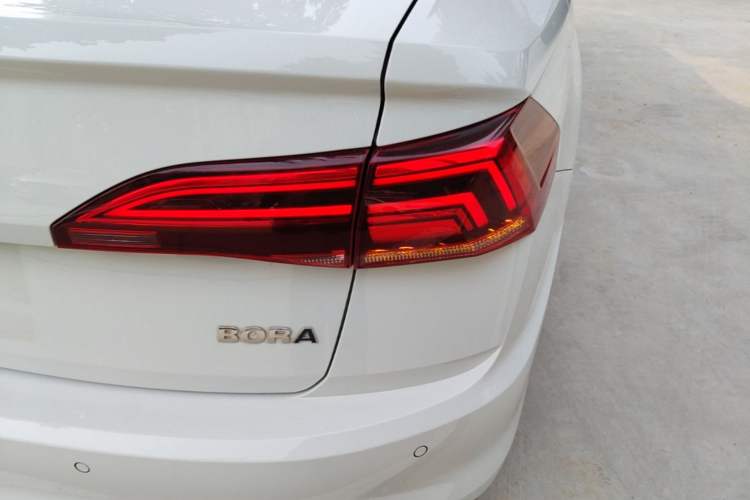 Used Volkswagen Bora 2019 Revised Version 1.5L Manual Fashion Edition China VI Standard Right Rear Taillight