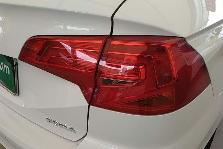 Used Volkswagen Bora 2019 Bora·Legend 1.5L Automatic Fashion Edition China VI Standard Right Rear Taillight