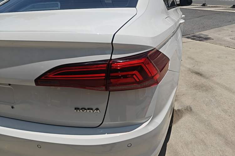 Used Volkswagen Bora 2019 Revised Version 1.5L Automatic Comfort Edition China VI Standard Right Rear Taillight