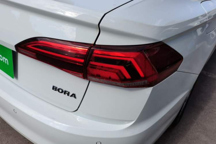 Used Volkswagen Bora 2019 1.5L Manual Fashion Edition Right Rear Taillight
