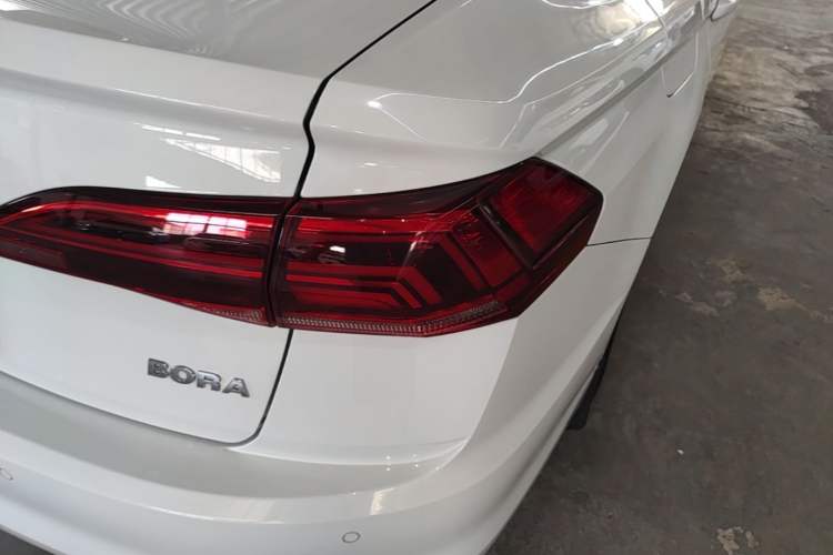 Used Volkswagen Bora 2019 Revised Version 1.5L Automatic Elite Edition China VI Standard Right Rear Taillight