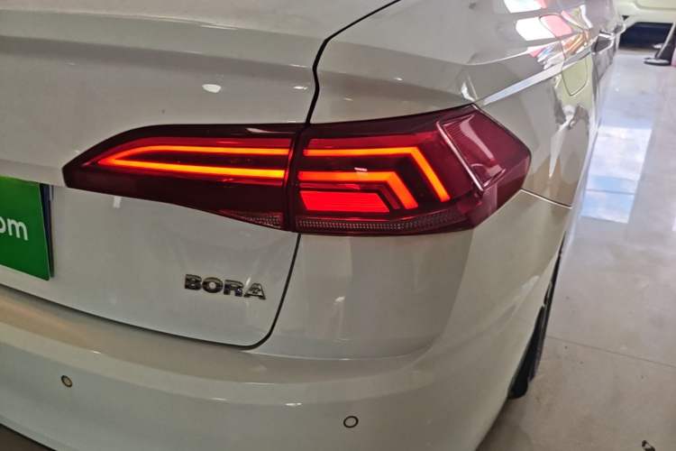 Used Volkswagen Bora 2019 1.5L Automatic Elite Version Right Rear Taillight