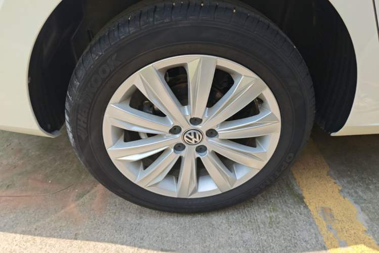 Used Volkswagen Bora 2019 Facelift Bora·Legend 1.5L Automatic Fashion Edition China VI Standard Right Rear Wheel Hub