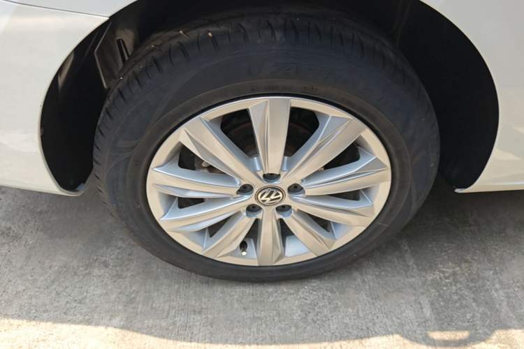 Used Volkswagen Bora 2019 Facelift Bora·Legend 1.5L Automatic Fashion Edition China VI Standard Right Rear Wheel Hub