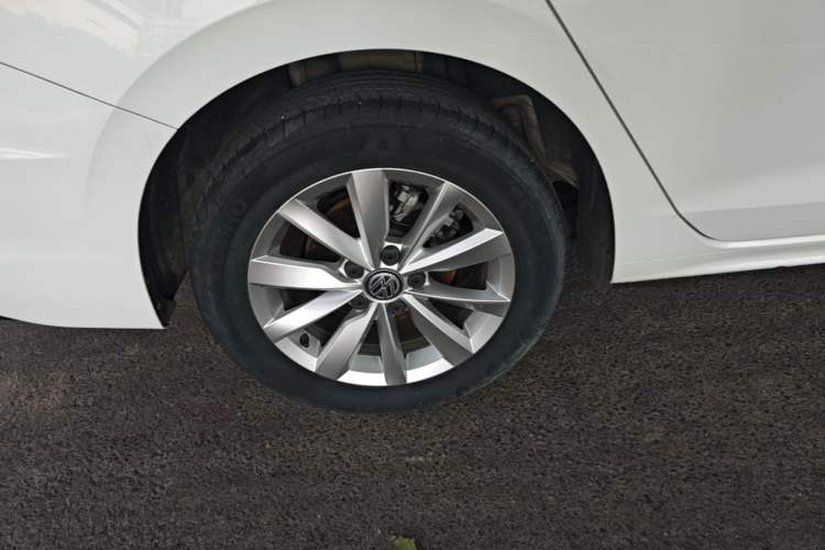 Used Volkswagen Bora 2019 Revised Version 1.5L Automatic Comfort Edition China VI Standard Right Rear Wheel Hub