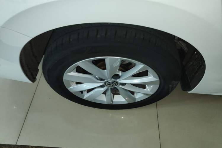 Used Volkswagen Bora 2019 Revised Version 1.5L Automatic Elite Edition China VI Standard Right Rear Wheel Hub