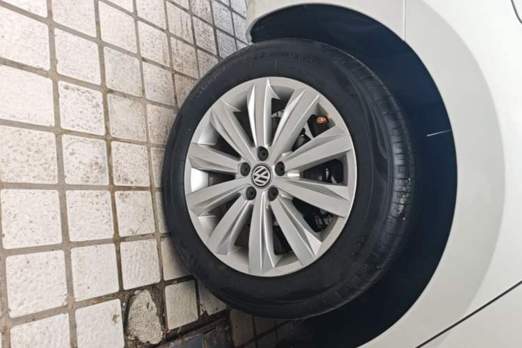 Used Volkswagen Bora 2019 Facelift Bora·Legend 1.5L Automatic Fashion Edition China VI Standard Right Rear Wheel Hub