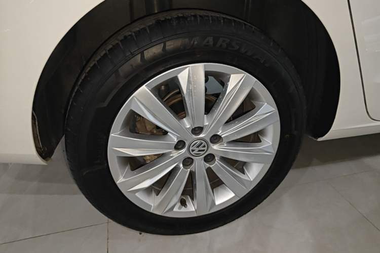 Used Volkswagen Bora 2019 Bora·Legend 1.5L Automatic Fashion Edition China VI Standard Right Rear Wheel Hub