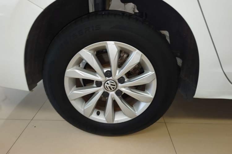 Used Volkswagen Bora 2019 Revised Version 1.5L Automatic Fashionable Style China VI Right Rear Wheel Hub