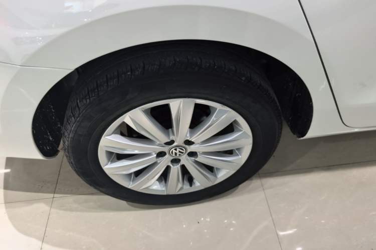Used Volkswagen Bora 2019 Bora·Legend 1.5L Automatic Fashion Edition China VI Standard Right Rear Wheel Hub