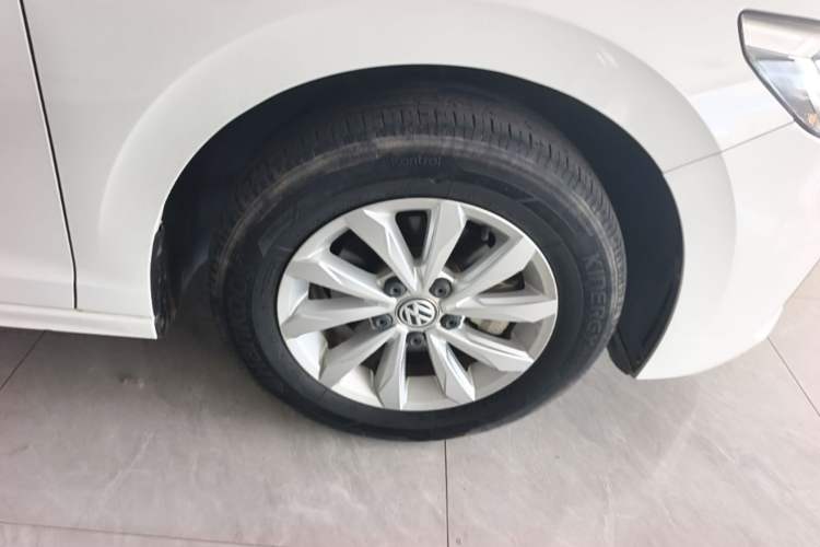 Used Volkswagen Bora 2019 Revised Version 1.5L Automatic Fashionable Style China VI Right Rear Wheel Hub