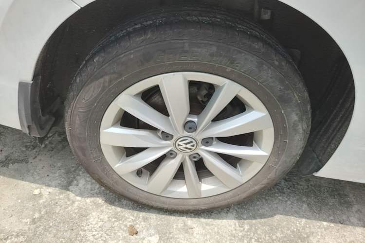 Used Volkswagen Bora 2019 Revised Version 1.5L Automatic Comfort Edition China V Standard Right Rear Wheel Hub