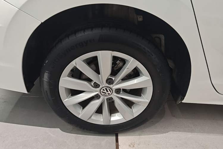 Used Volkswagen Bora 2019 280TSI DSG Elite Model Right Rear Wheel Hub