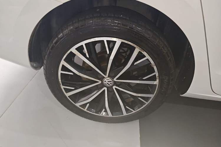 Used Volkswagen Bora 2019 Bora·Legend 1.5L Automatic Leading Model China V Emission Standard Right Rear Wheel Hub