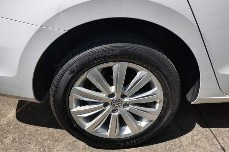 Used Volkswagen Bora 2019 Facelift Bora·Legend 1.5L Automatic Fashion Edition China VI Standard Right Rear Wheel Hub
