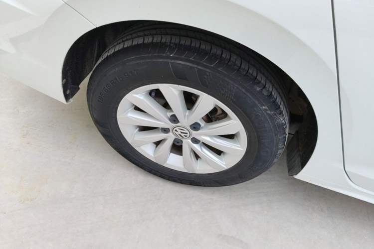 Used Volkswagen Bora 2019 Revised Version 1.5L Manual Fashion Edition China VI Standard Right Rear Wheel Hub