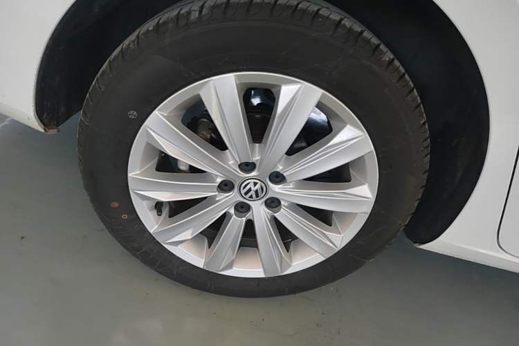Used Volkswagen Bora 2019 Facelift Bora·Legend 1.5L Automatic Fashion Edition China VI Standard Right Rear Wheel Hub
