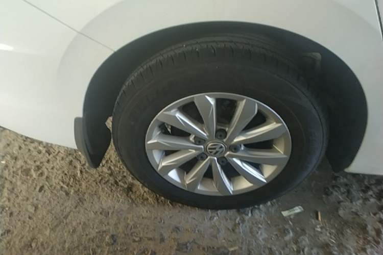 Used Volkswagen Bora 2019 Revised Version 1.5L Manual Fashion Edition China VI Standard Right Rear Wheel Hub