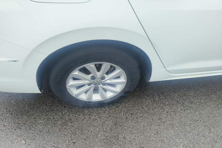 Used Volkswagen Bora 2019 Revised Version 1.5L Automatic Fashionable Style China VI Right Rear Wheel Hub