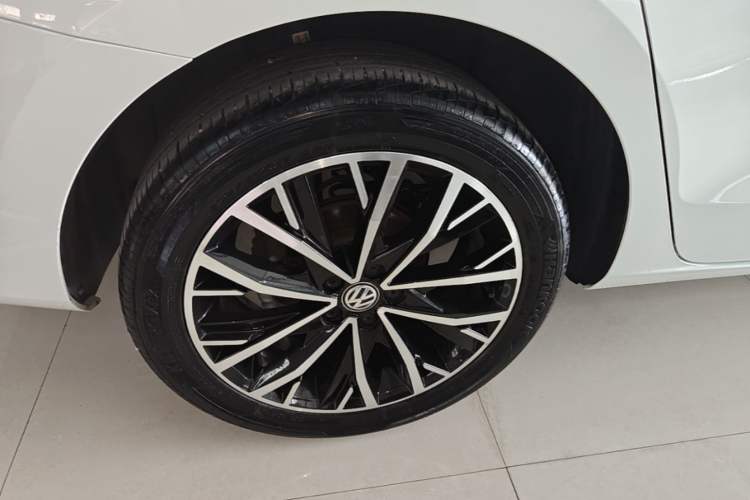Used Volkswagen Bora 2019 Bora Legend 1.5L Automatic Leading Model China VI Standard Right Rear Wheel Hub