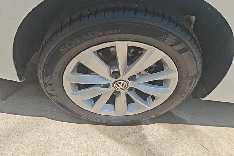 Used Volkswagen Bora 2019 Revised Version 1.5L Automatic Comfort Edition China VI Standard Right Rear Wheel Hub