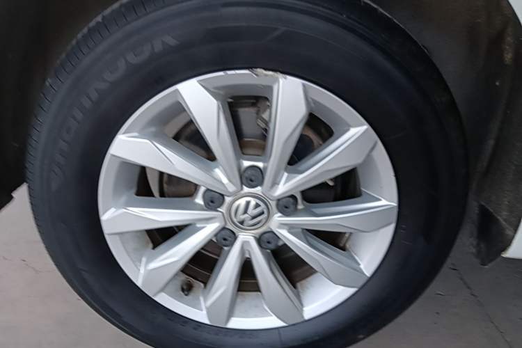 Used Volkswagen Bora 2019 Revised Version 1.5L Automatic Fashionable Style China VI Right Rear Wheel Hub