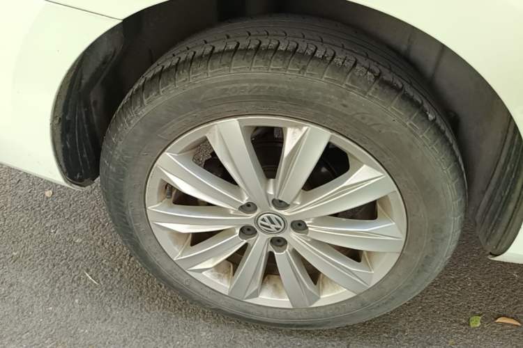 Used Volkswagen Bora 2019 Facelift Bora·Legend 1.5L Automatic Fashion Edition China VI Standard Right Rear Wheel Hub