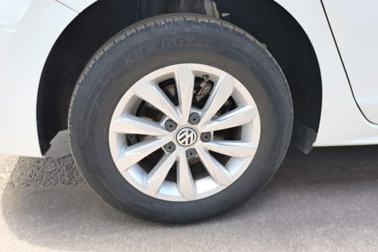 Used Volkswagen Bora 2019 1.5L Manual Fashion Edition Right Rear Wheel Hub