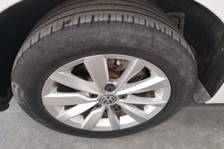 Used Volkswagen Bora 2019 Revised Version 1.5L Automatic Elite Edition China VI Standard Right Rear Wheel Hub