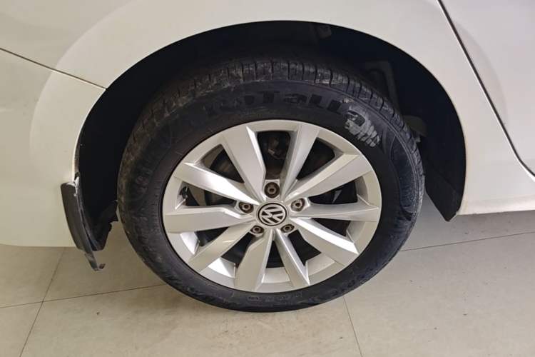 Used Volkswagen Bora 2019 1.5L Automatic Elite Version Right Rear Wheel Hub