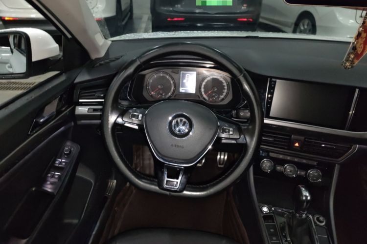 Used Volkswagen Bora 2019 1.5L Automatic Elite Version Steering Wheel