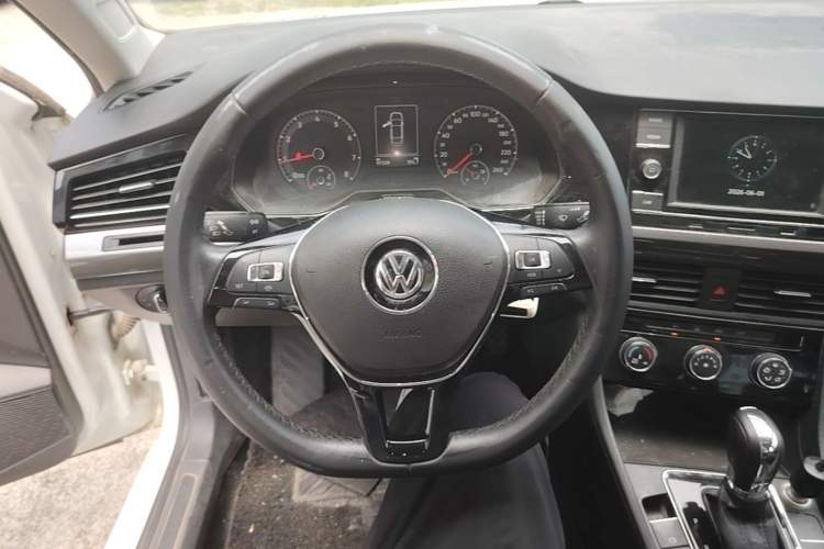 Used Volkswagen Bora 2019 Revised Version 1.5L Automatic Comfort Edition China V Standard Steering Wheel