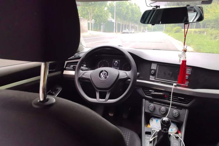 Used Volkswagen Bora 2019 Revised Version 1.5L Manual Fashion Edition China VI Standard Steering Wheel
