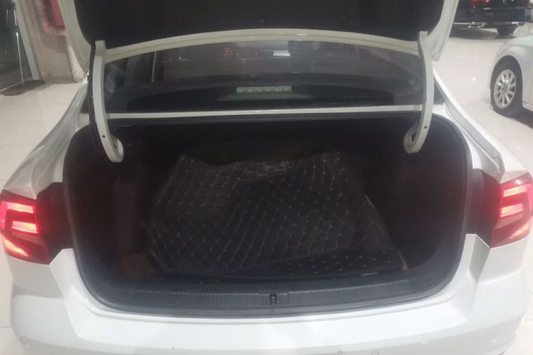 Used Volkswagen Bora 2019 Bora Legend 1.5L Manual Fashion Edition China VI Standard Trunk