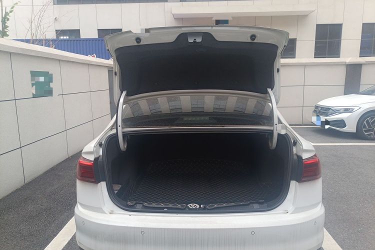 Used Volkswagen Bora 2019 Revised Version 1.5L Manual Comfort Edition China VI Standard Trunk